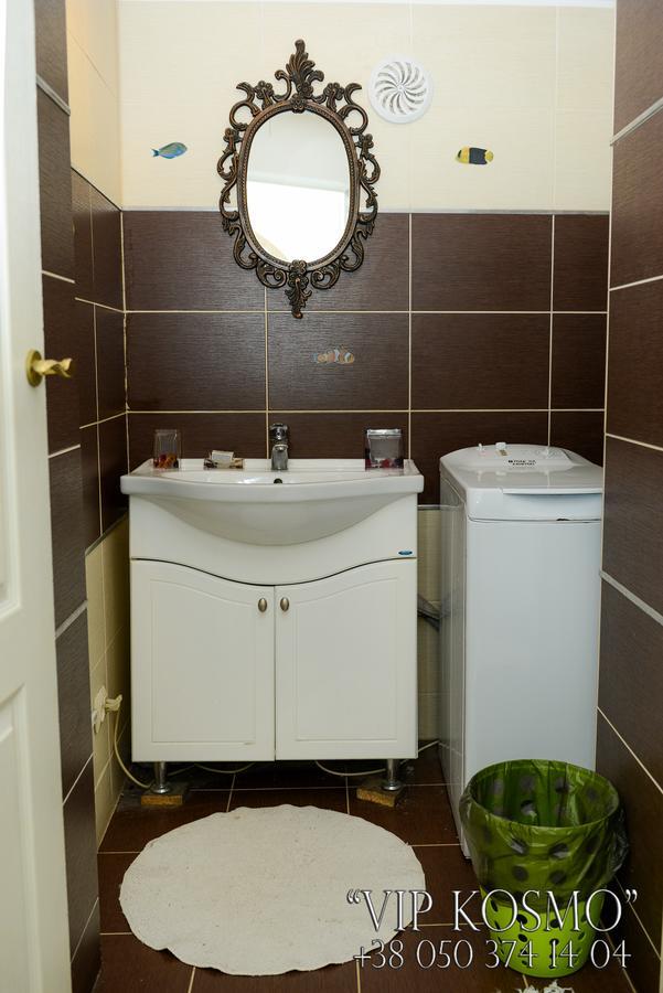 Apart Club Kosmo Apartamento Chernivtsi Exterior foto