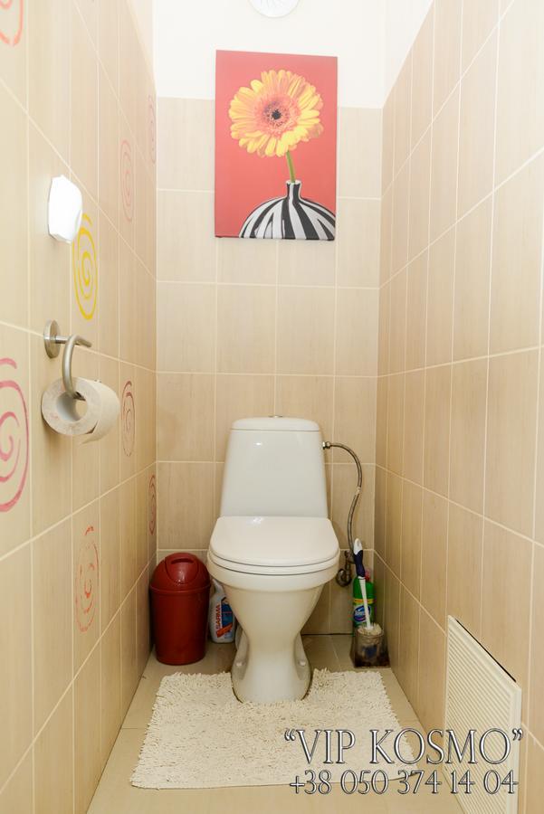 Apart Club Kosmo Apartamento Chernivtsi Exterior foto
