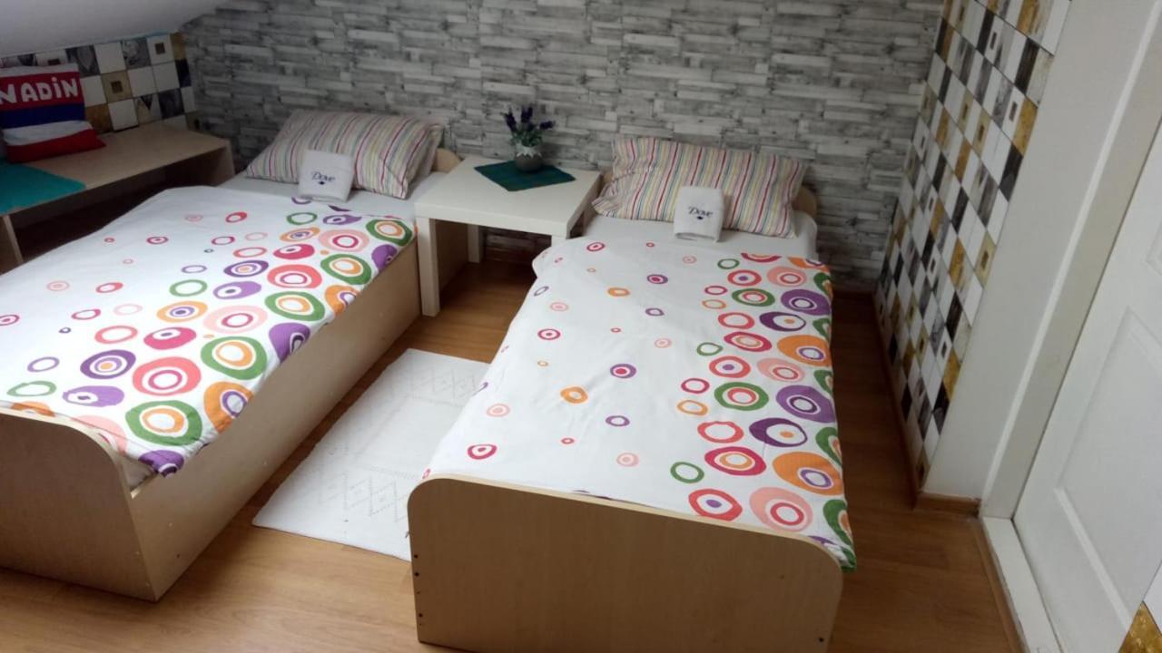 Apart Club Kosmo Apartamento Chernivtsi Exterior foto